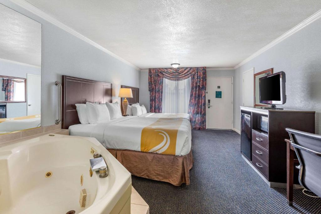 Quality Inn & Suites Buena Park Anaheim - image 5